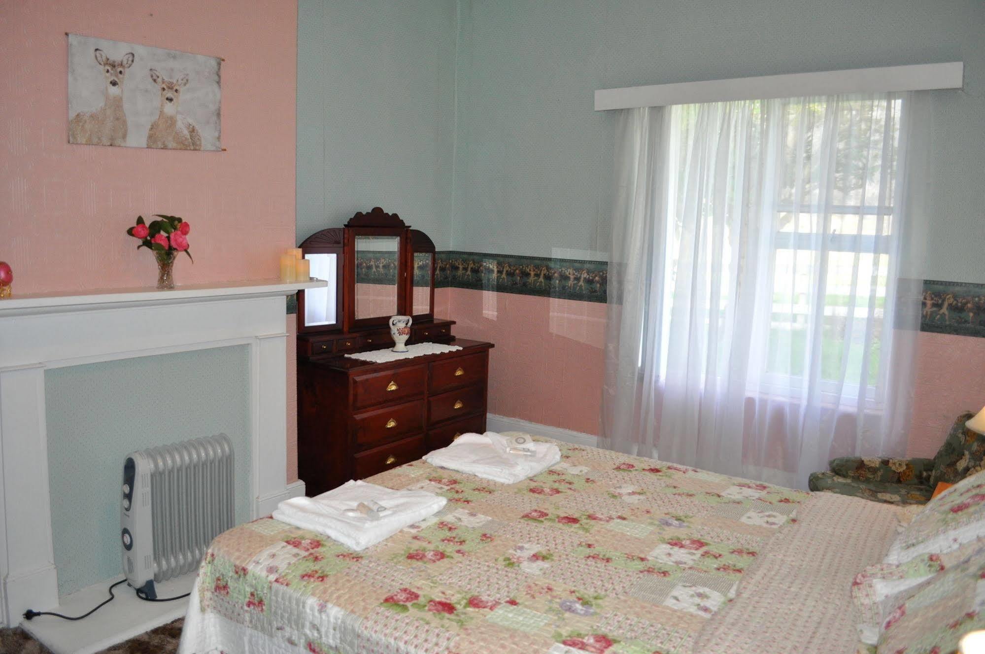 Roslyn House Bed & Breakfast Bushy Park Экстерьер фото