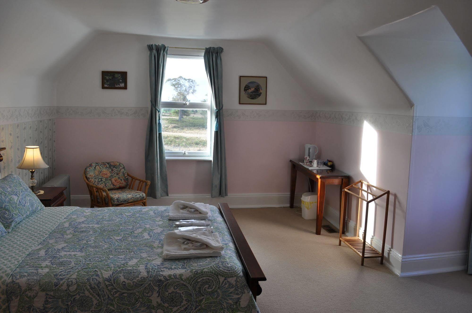 Roslyn House Bed & Breakfast Bushy Park Экстерьер фото